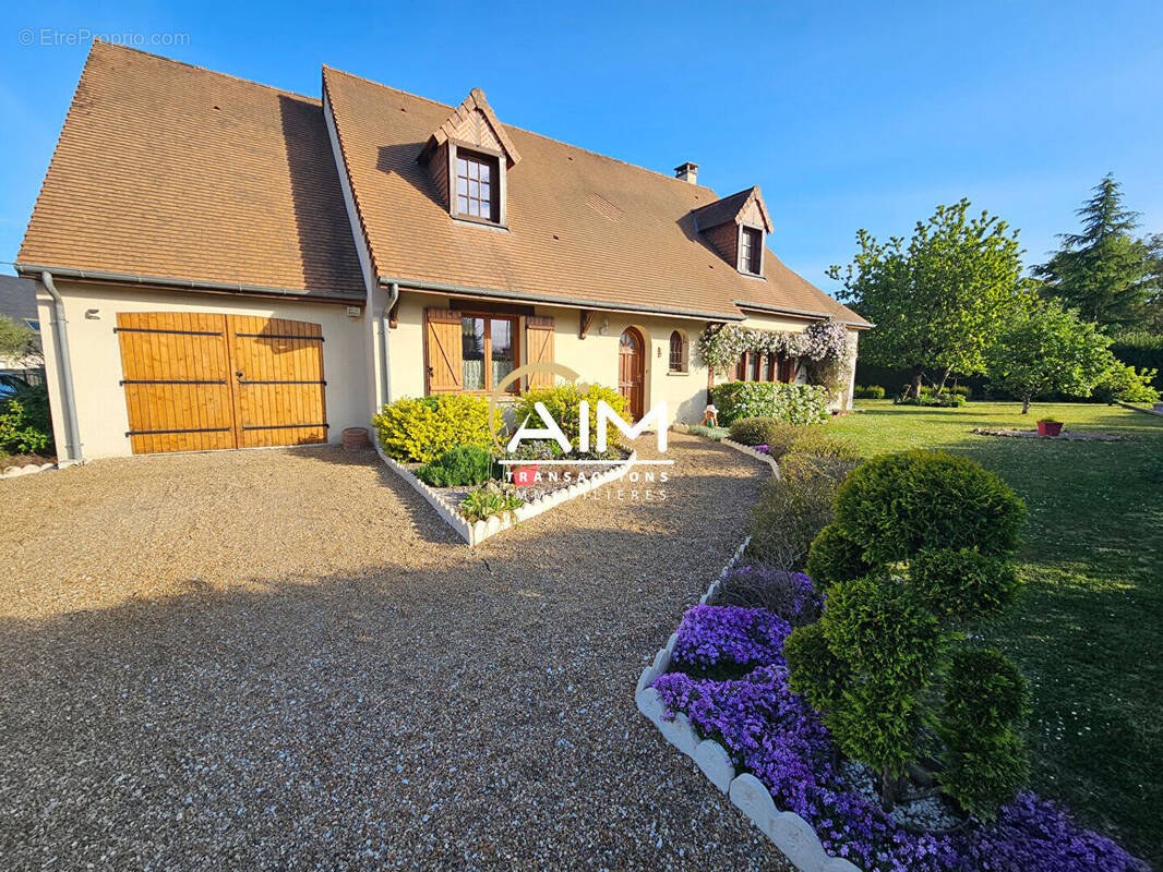 Maison à AZAY-SUR-CHER
