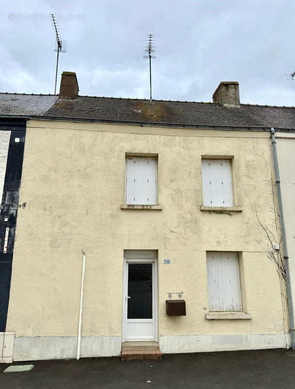 Maison à LA CHAPELLE-GLAIN