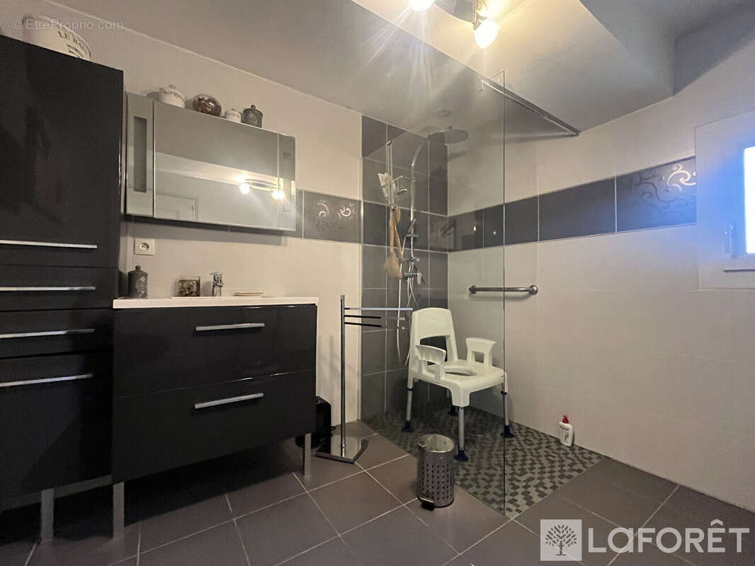 Maison en pierre izon -  160 m2 - 5 chambres - photo 11