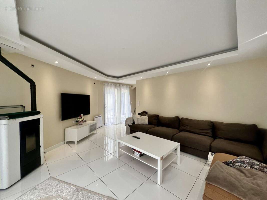 Maison à PONT-DE-CHERUY