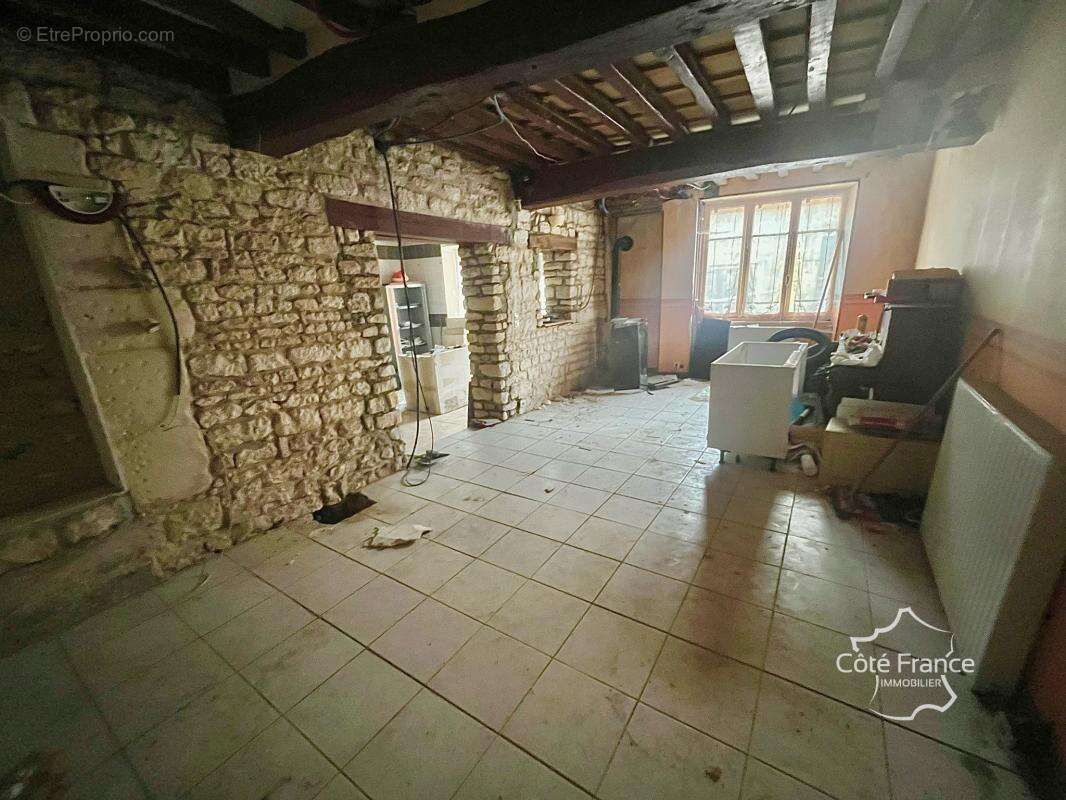 Maison à COURSON-LES-CARRIERES