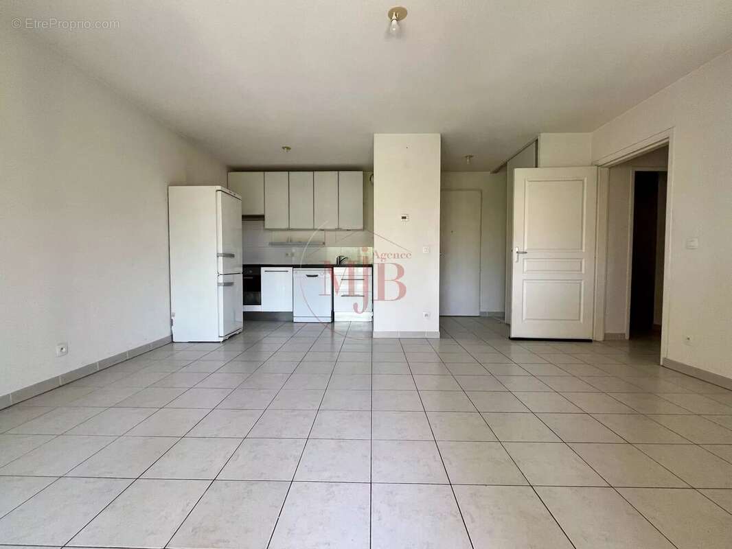 Appartement à MALLEMORT
