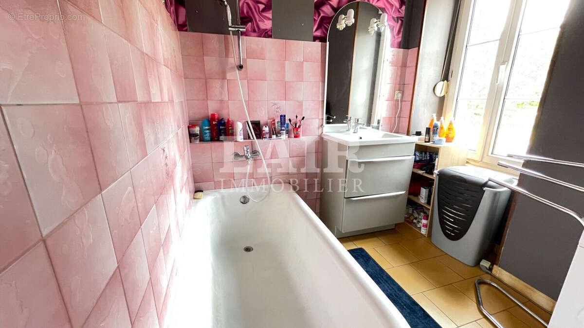 Maison à FRESNAY-SUR-SARTHE