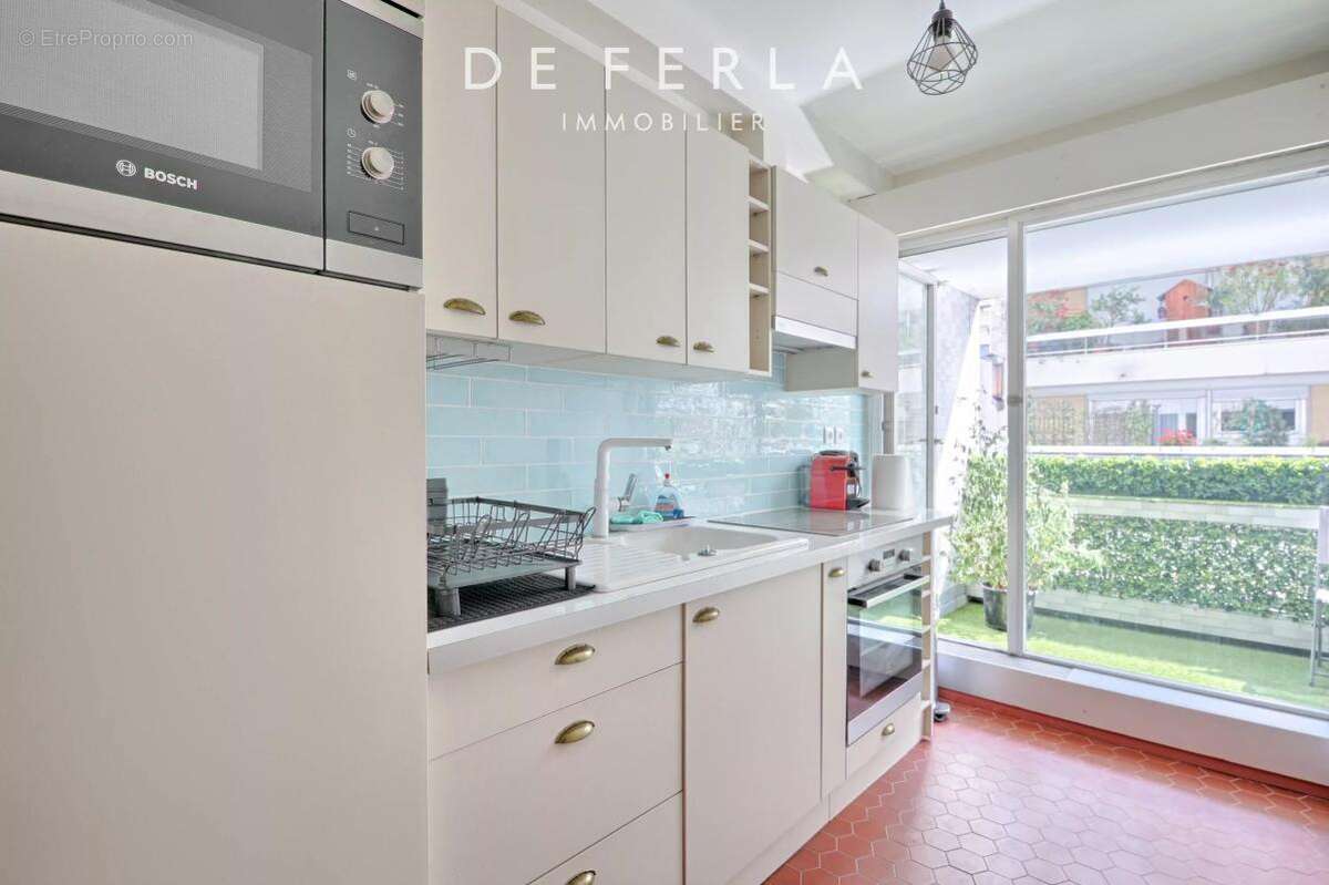 Appartement à PARIS-7E