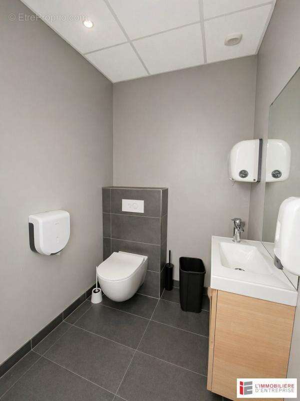 Bureaux a vendre - photo 12