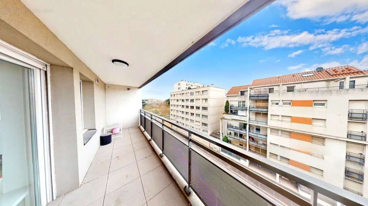 Appartement à LYON-8E