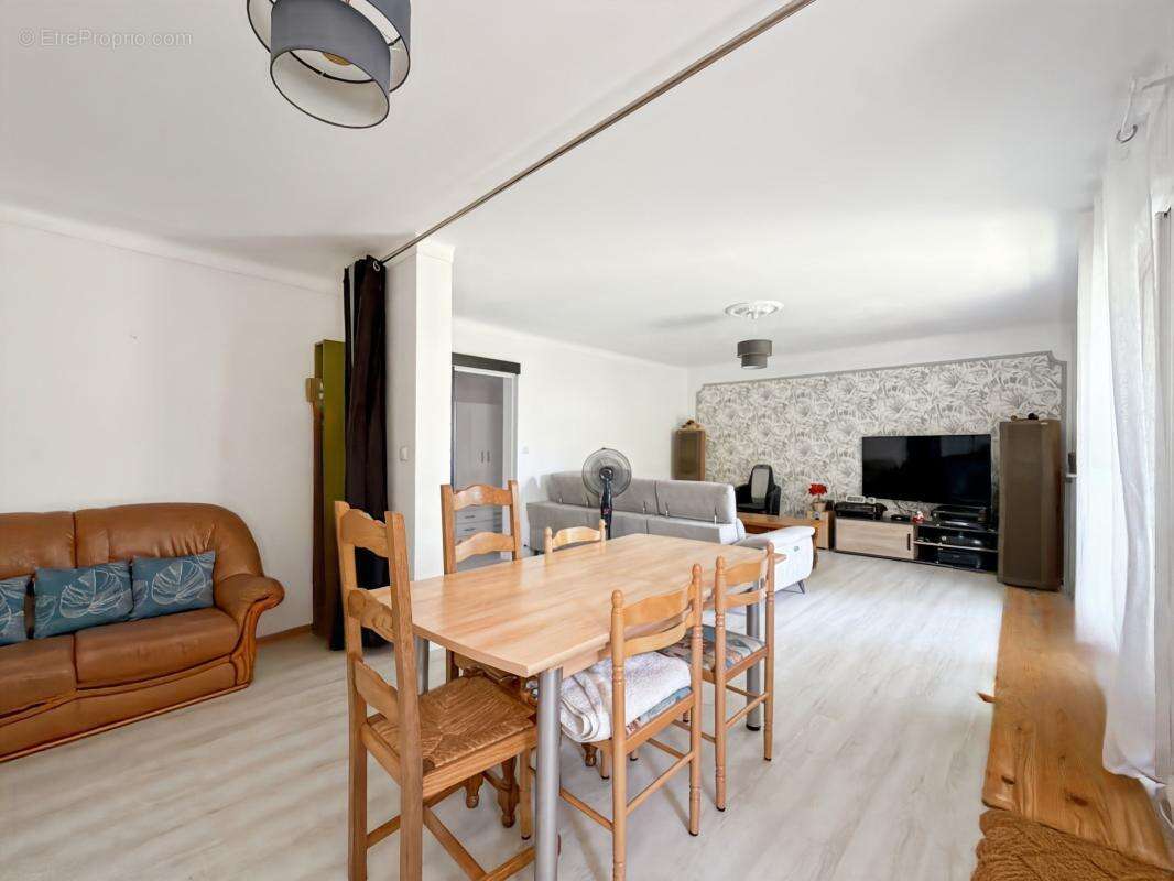 Appartement à FREJUS