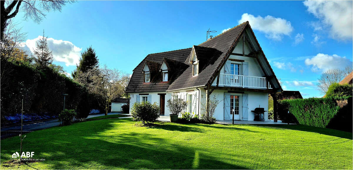 Maison à GREGES