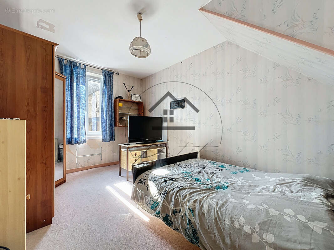 Maison à CIRES-LES-MELLO