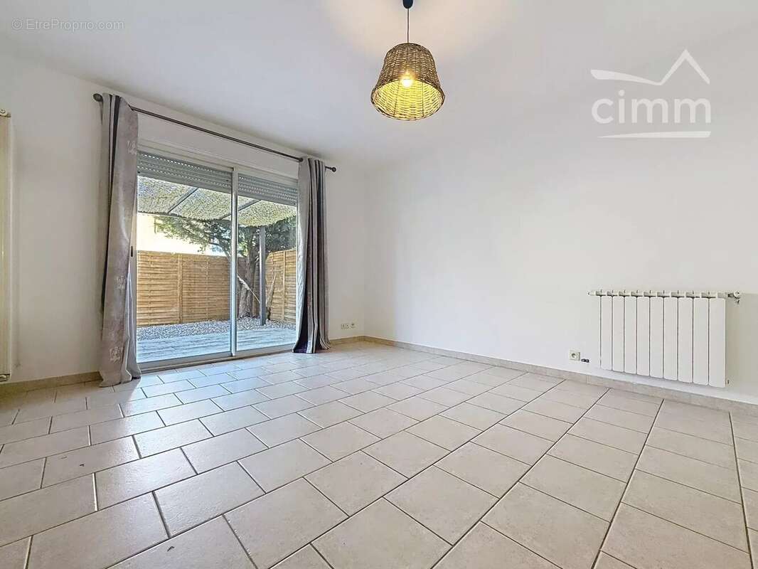 Appartement à L'ISLE-SUR-LA-SORGUE