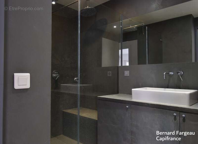 Appartement à PARIS-8E