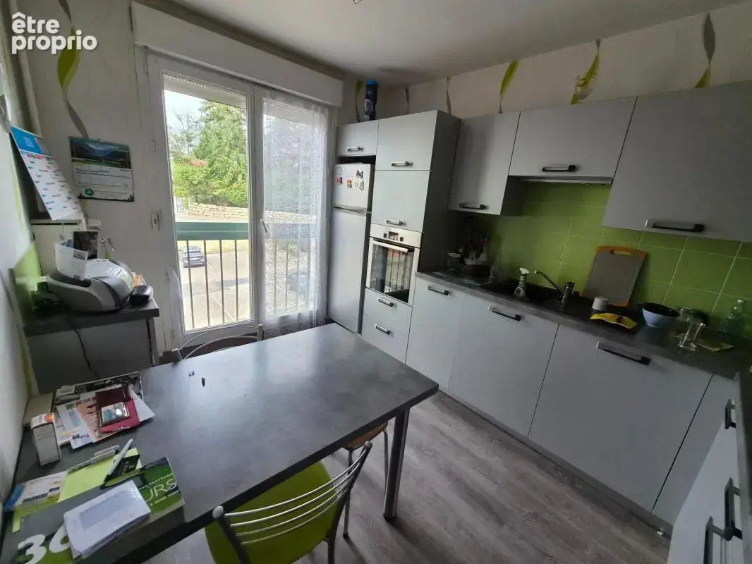 T4 avec balcon + stationnement. Trés bon état - photo 13