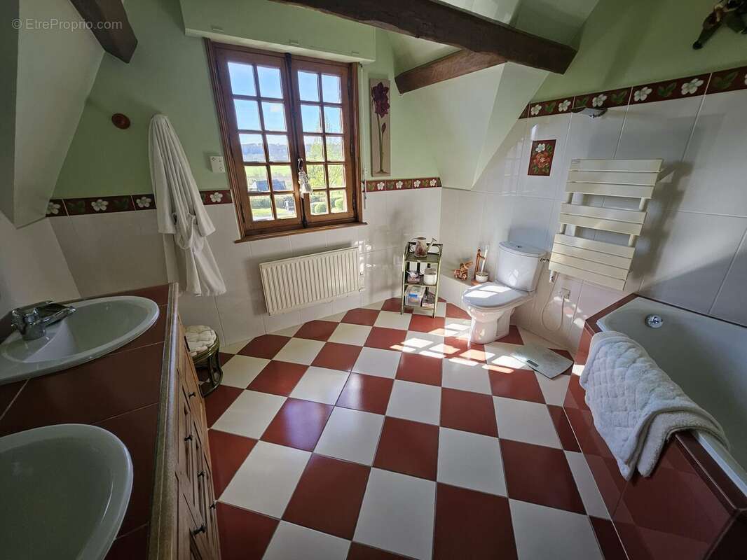 Maison à MANNEVILLE-LA-PIPARD