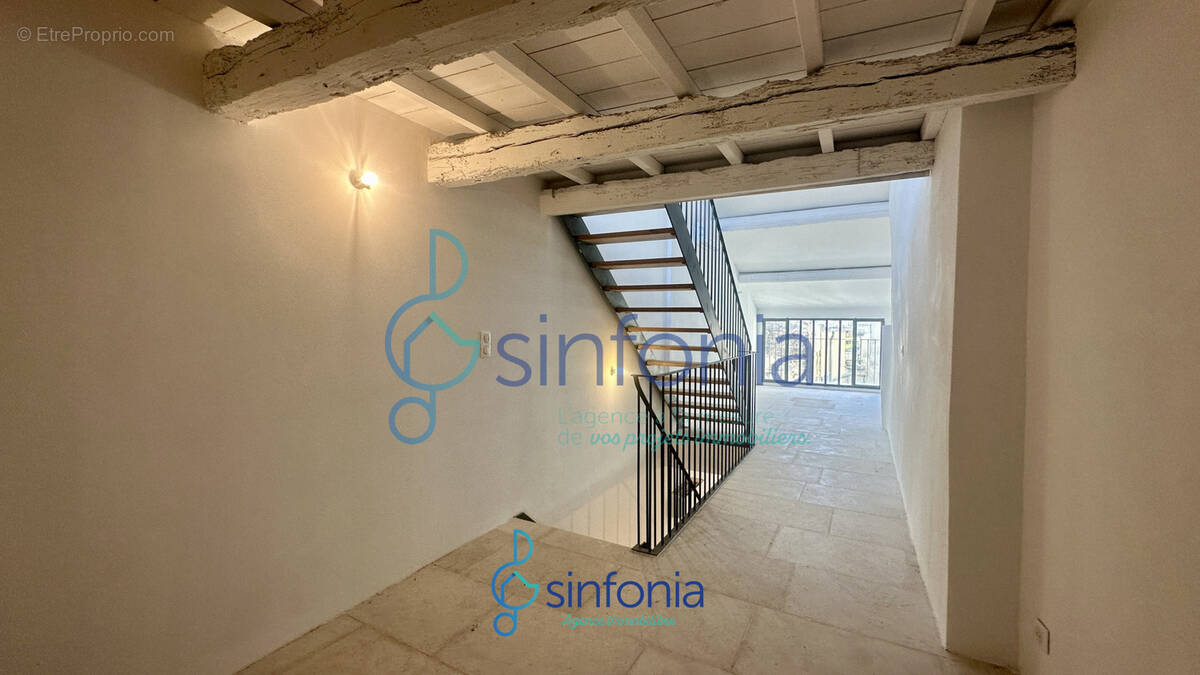 Appartement à UZES