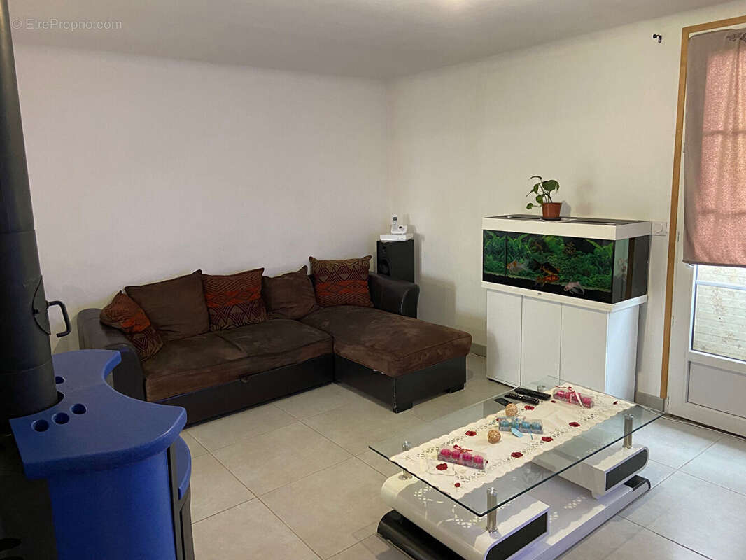 Maison à LES CORVEES-LES-YYS