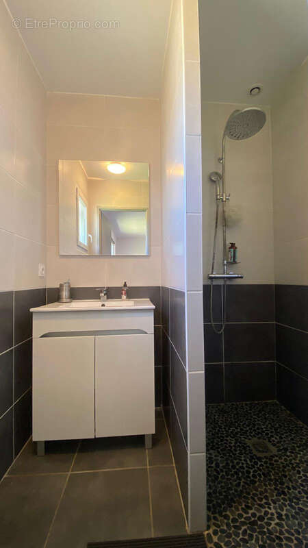 A vendre villa T5 de 158 m2 avec garage et piscine sur une parcelle de 1060 m2 à Narbonne - photo 10