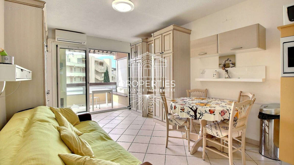 Appartement à BORMES-LES-MIMOSAS