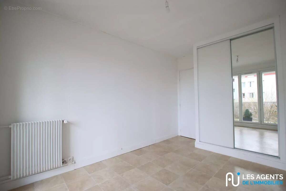 Appartement à SAINT-JEAN-DE-BRAYE