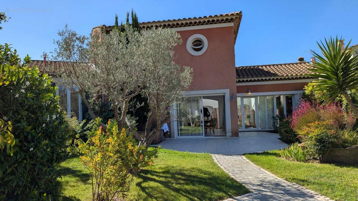 Maison à SIX-FOURS-LES-PLAGES