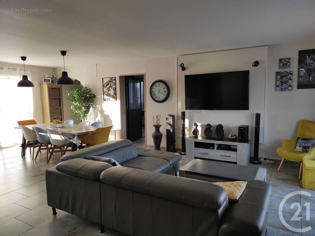 Maison à SAINT-SEURIN-SUR-L&#039;ISLE