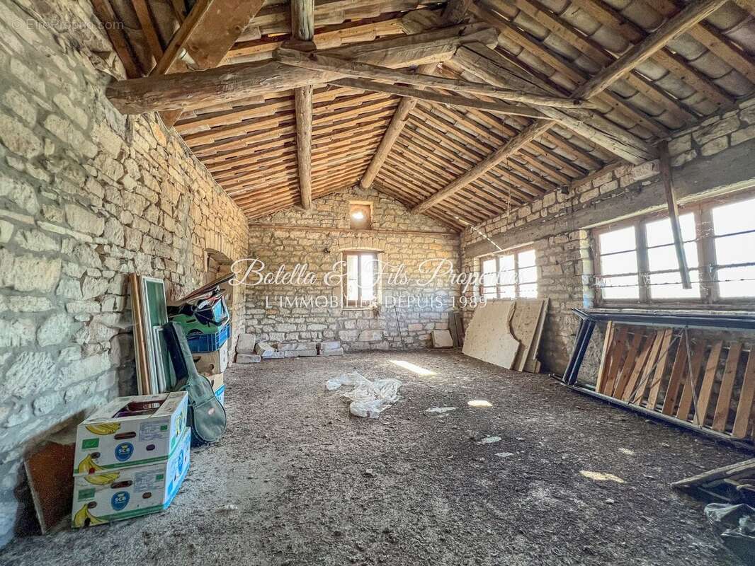 Maison à BARJAC