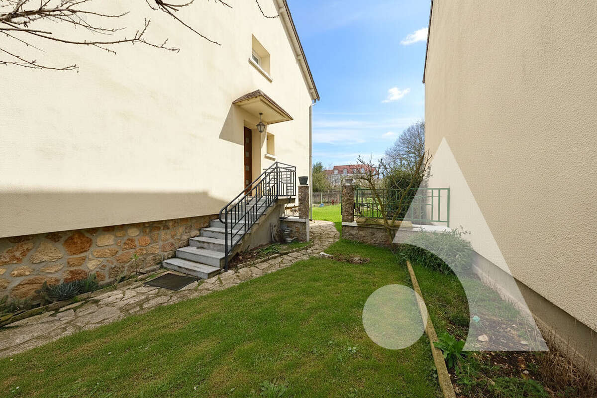 Maison à CORBEIL-ESSONNES