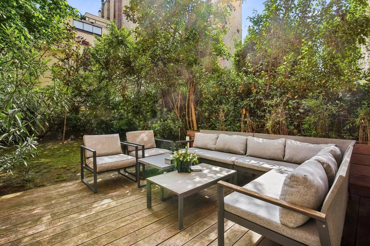 Appartement à NEUILLY-SUR-SEINE