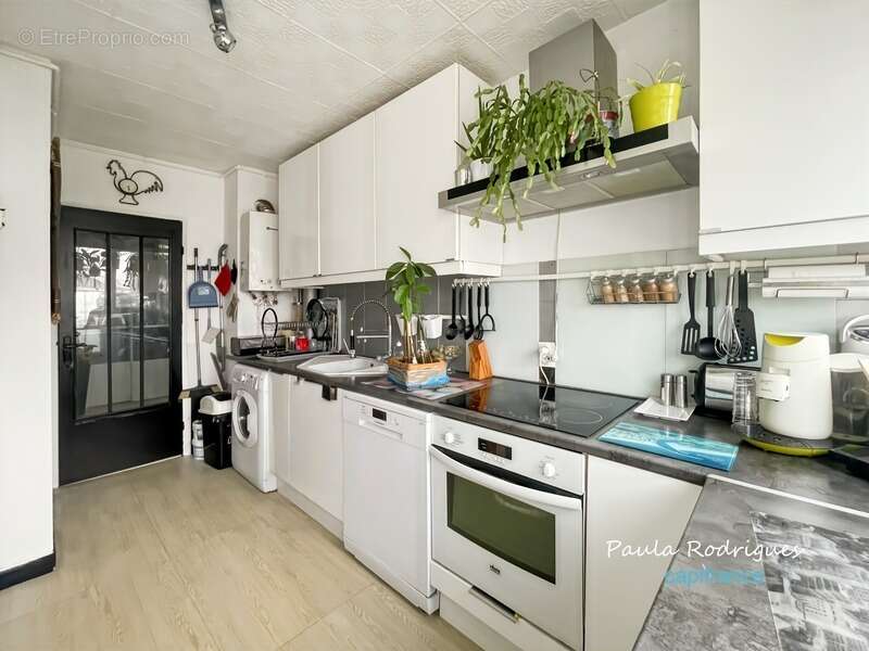 Appartement à LES CLAYES-SOUS-BOIS