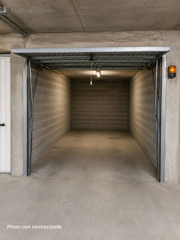 Parking à TAVERNY