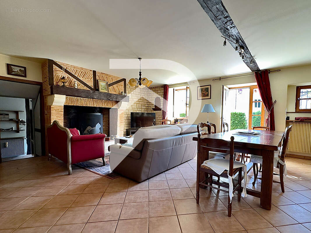 Maison à ISSAC