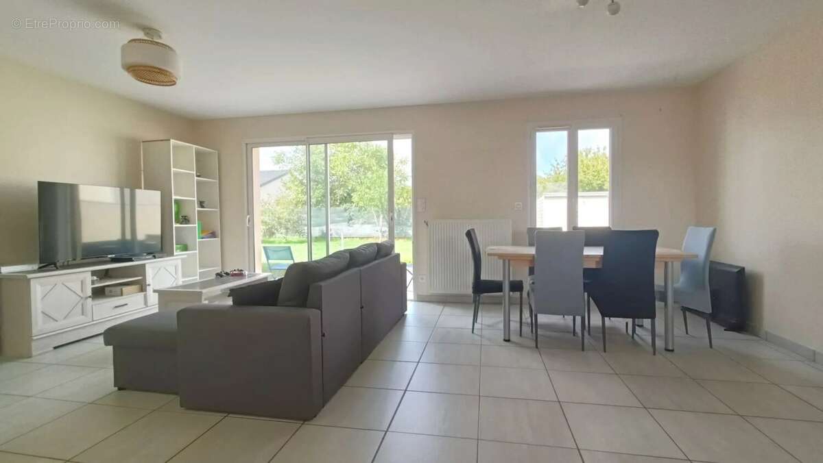 Maison à NEUVILLE-DE-POITOU