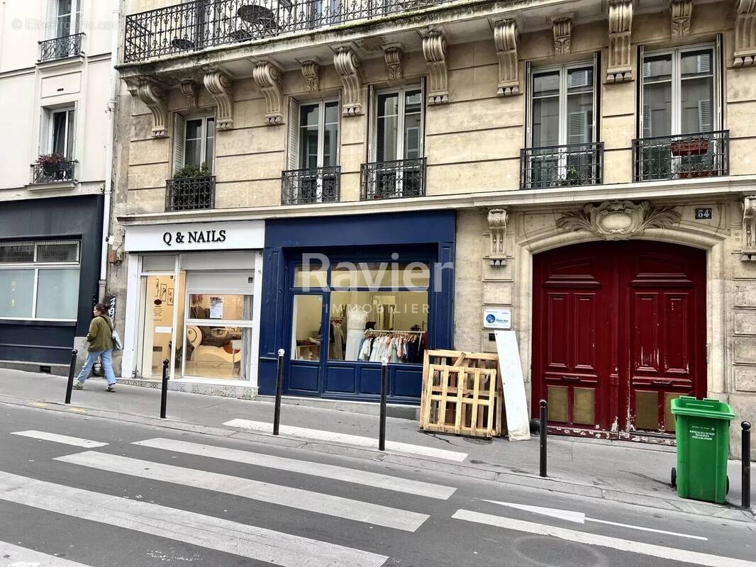 Commerce à PARIS-9E