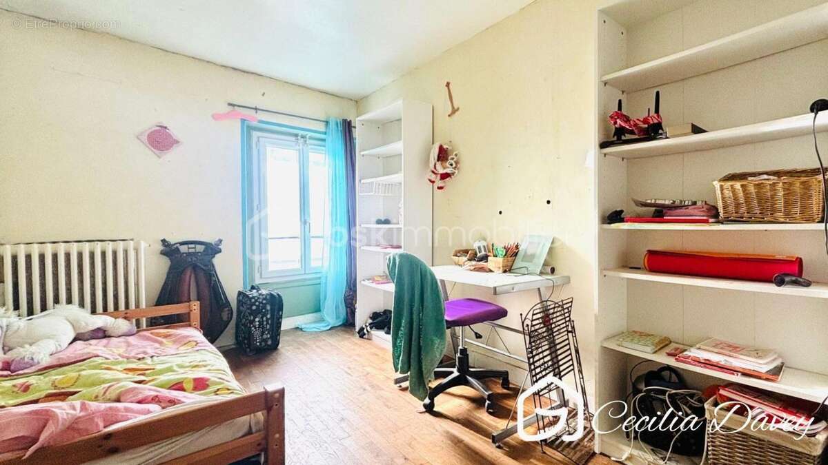 Maison à VILLENEUVE-L'ARCHEVEQUE