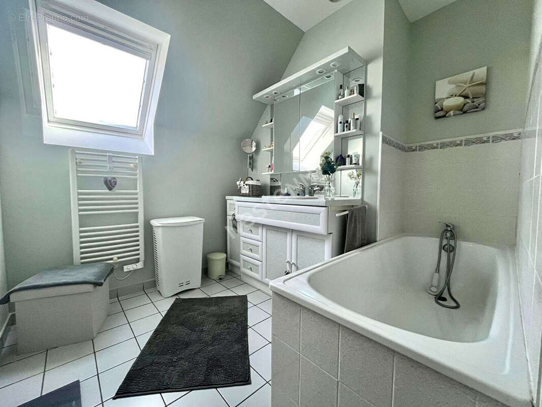 Maison à MARLY-LA-VILLE