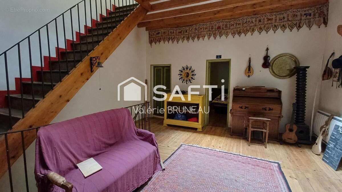 Maison 232 m² à Realmont  - photo 2
