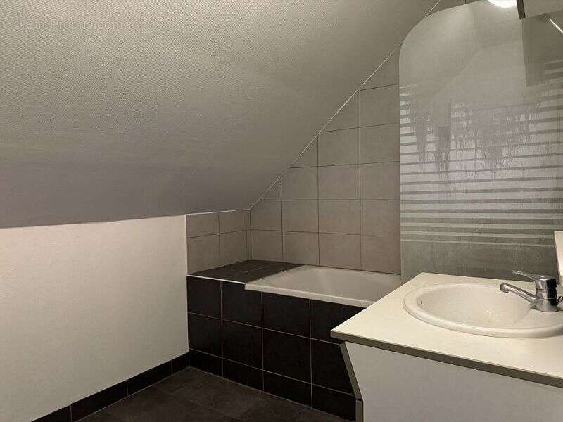 Maison 130 m² à Maillot  - photo 7