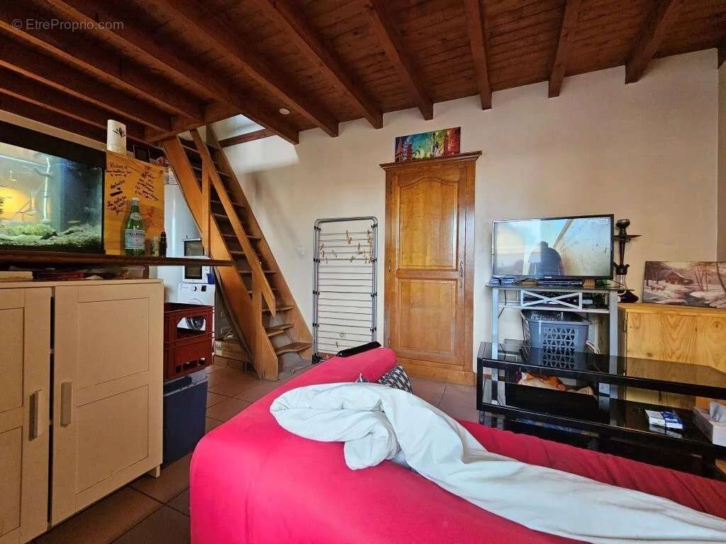 Maison à PRIGNAC-ET-MARCAMPS