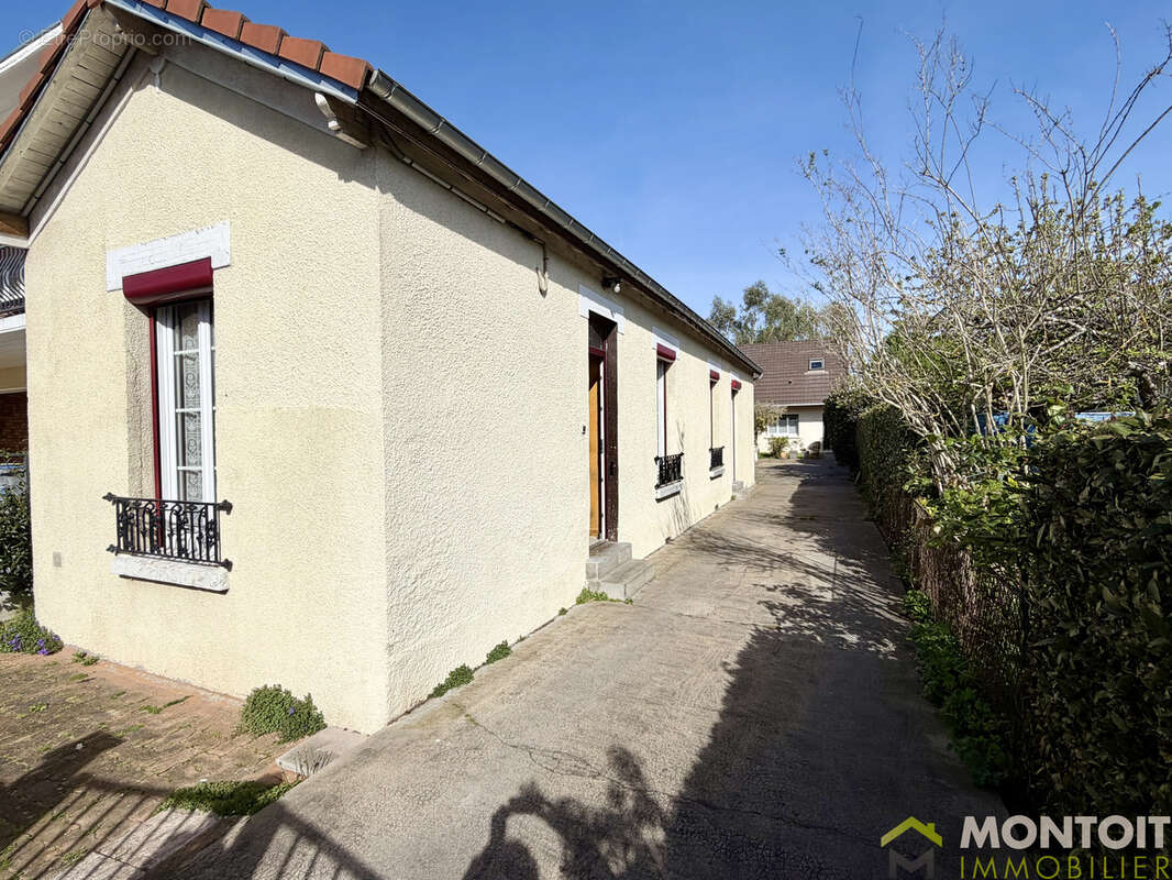 Maison à THIAIS