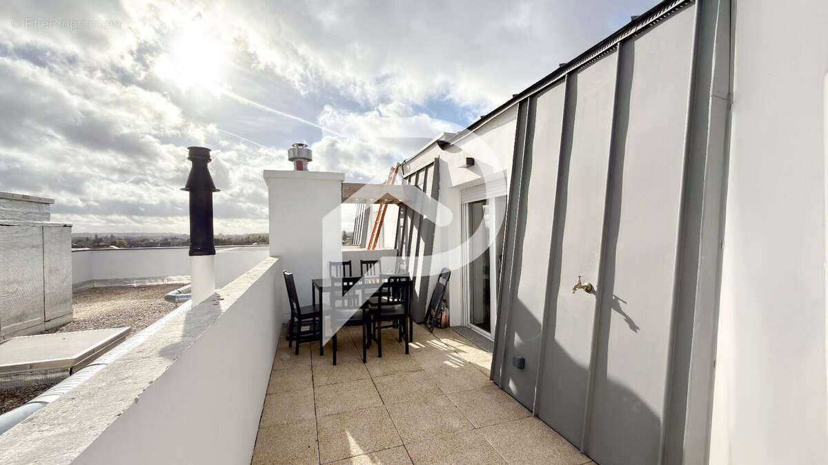 Appartement à LE BLANC-MESNIL