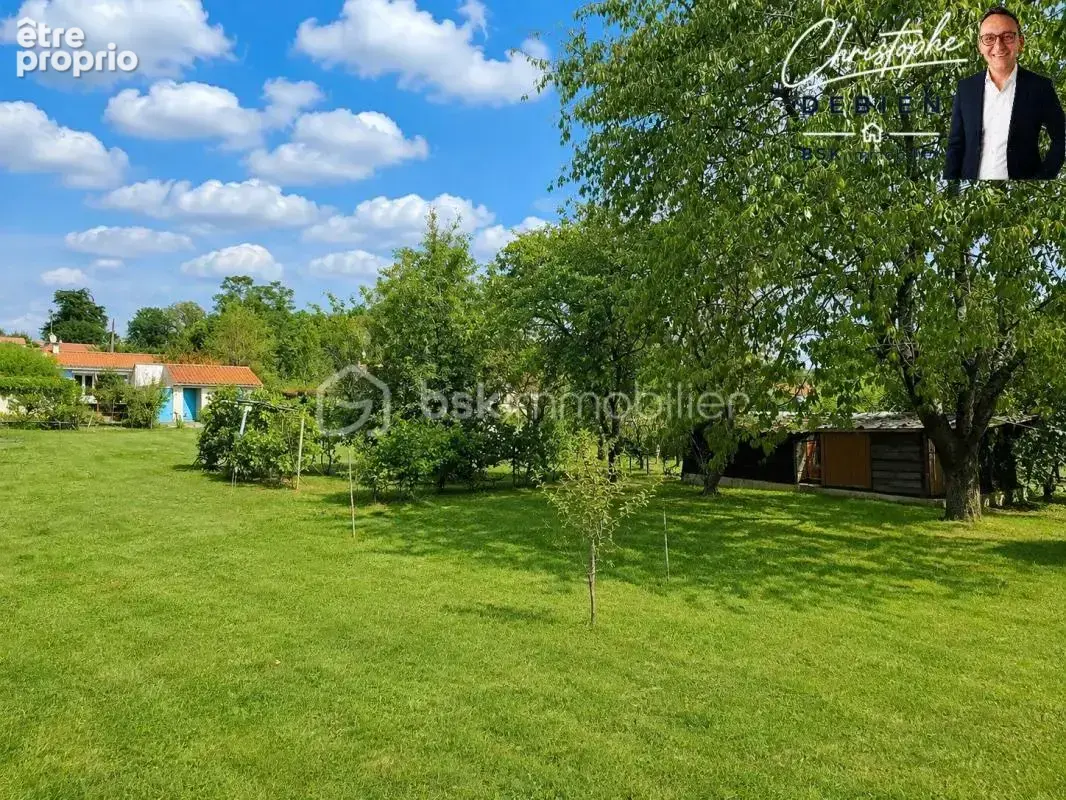 Mareuil-sur-lay-dissais – plain-pied 89 m² – terrain 1 825 m² – dépendances – à rénover - photo 3