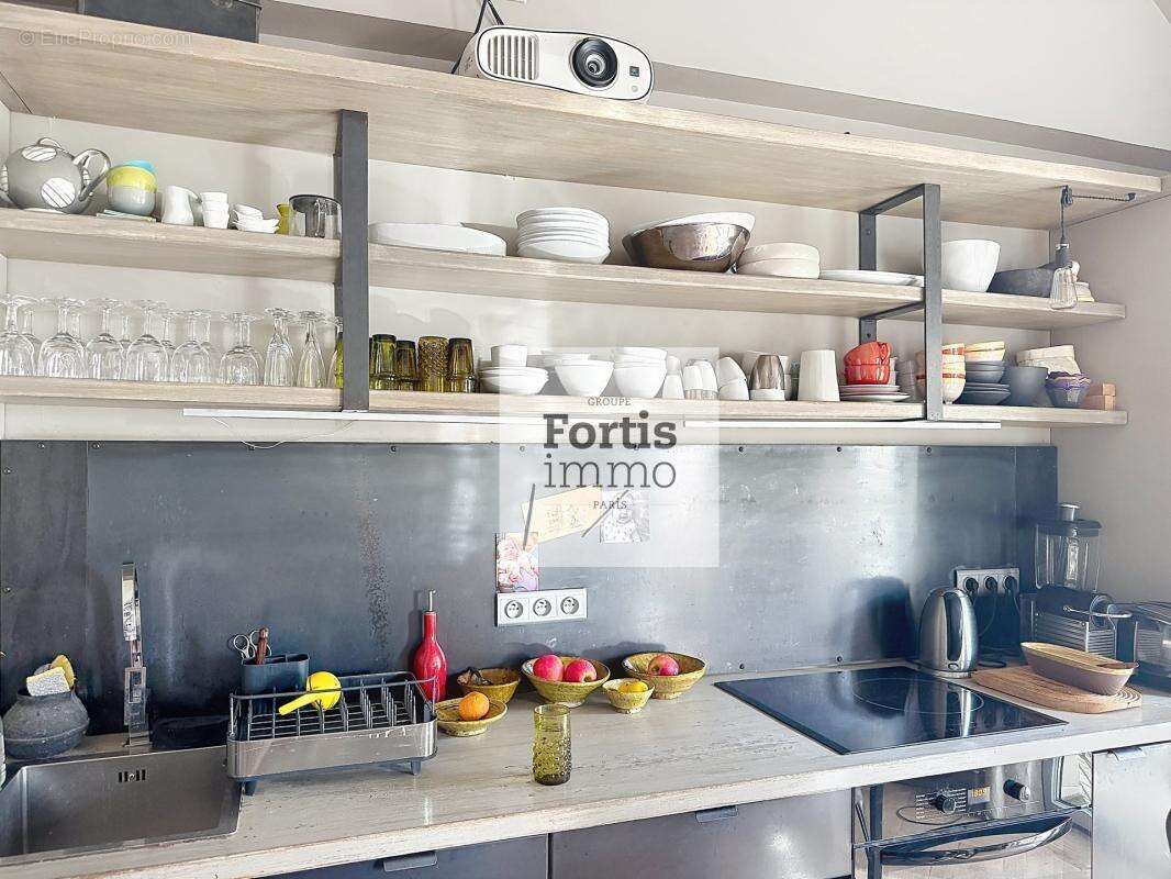Appartement à PARIS-1E