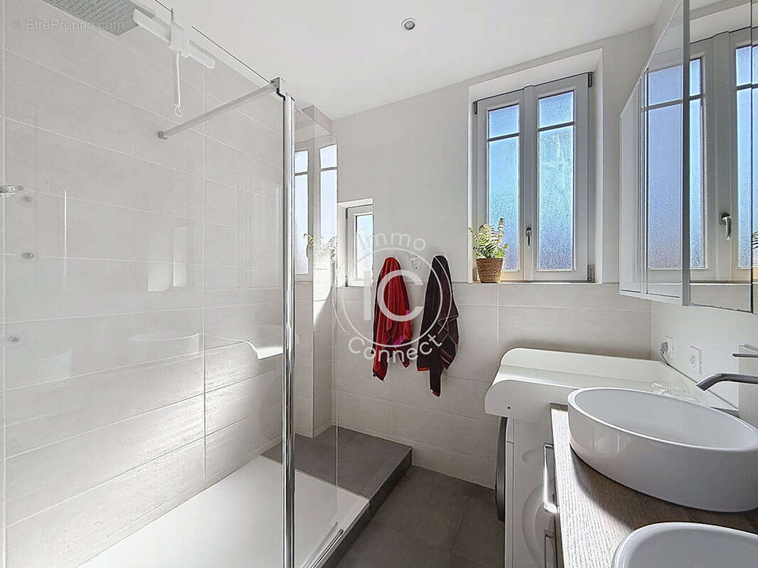 Appartement à TASSIN-LA-DEMI-LUNE