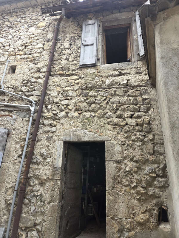 Autre à LA MOTTE-CHALANCON