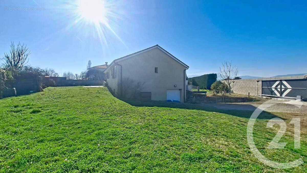 Maison à CLONAS-SUR-VAREZE