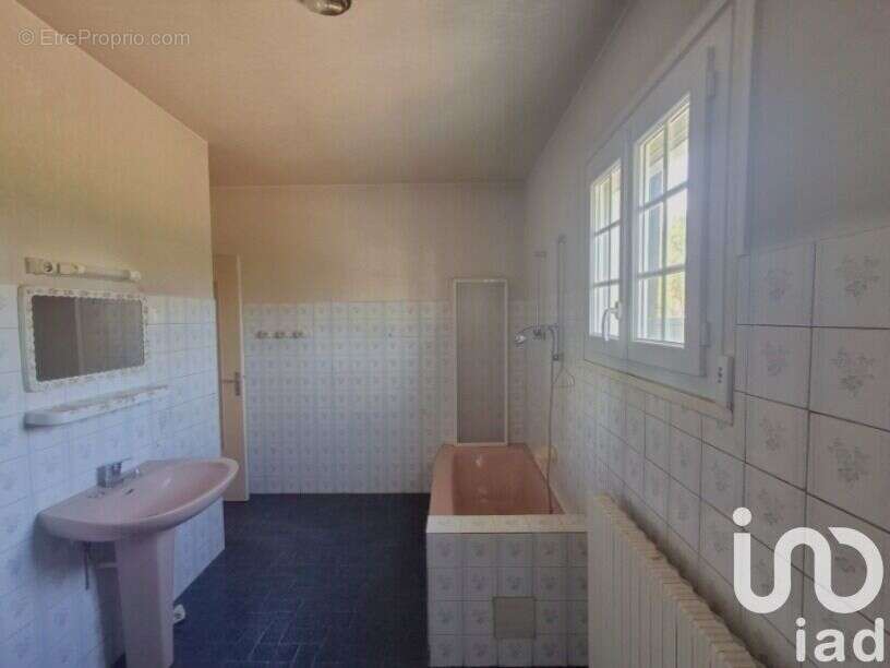 Maison 148 m² à Myennes  - photo 7