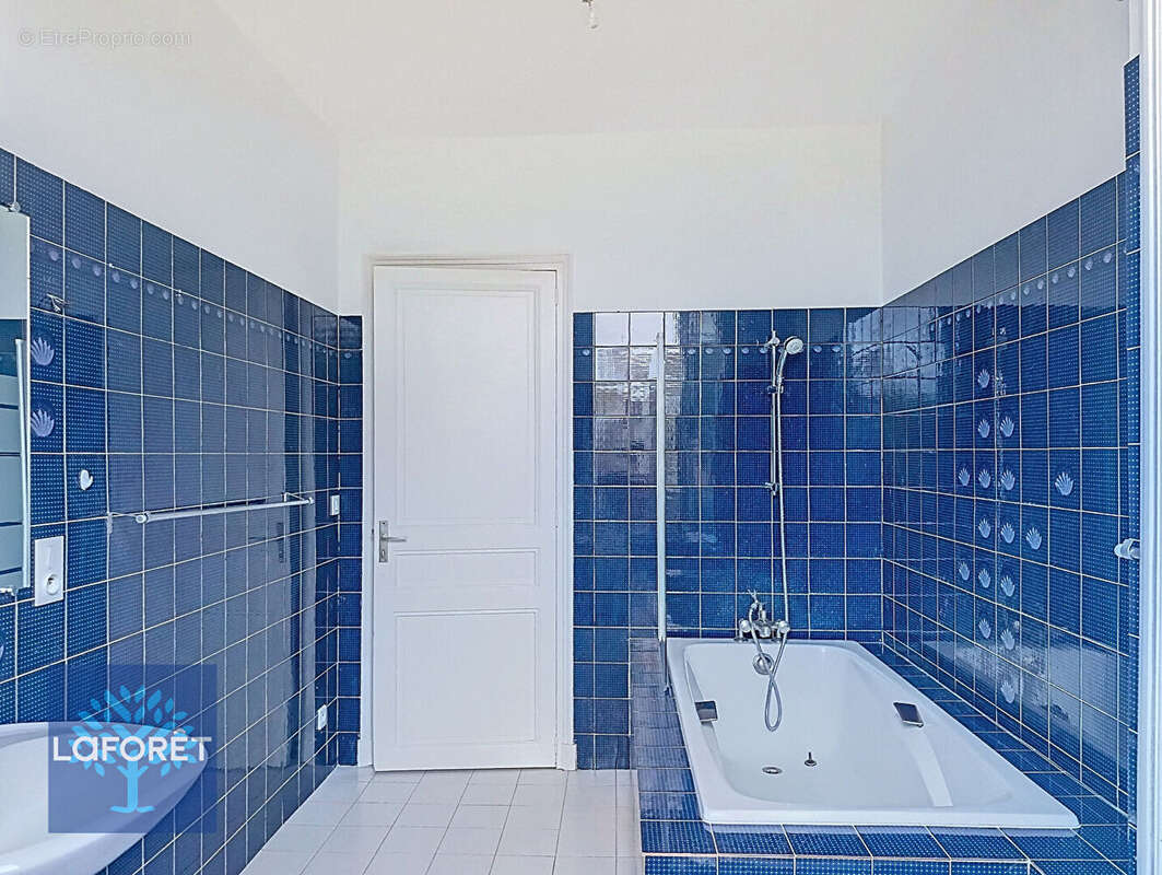 Maison à VERT-LE-GRAND