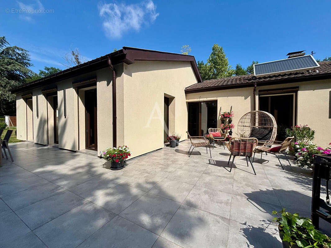 Maison à NEUVILLE-SUR-OISE