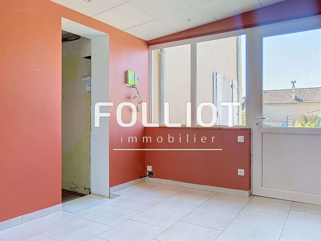 A VENDRE Maison Saint-Lô                                                                             9 pièce(s) 230 m2 - photo 8