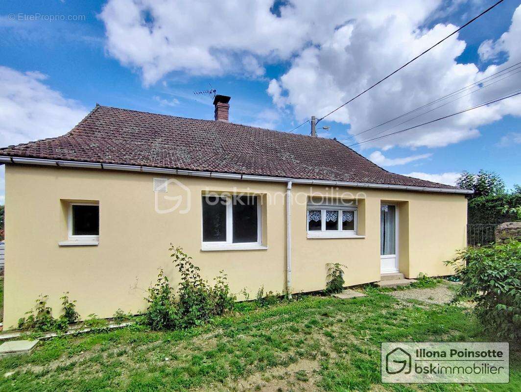 Maison à LA ROCHE-EN-BRENIL