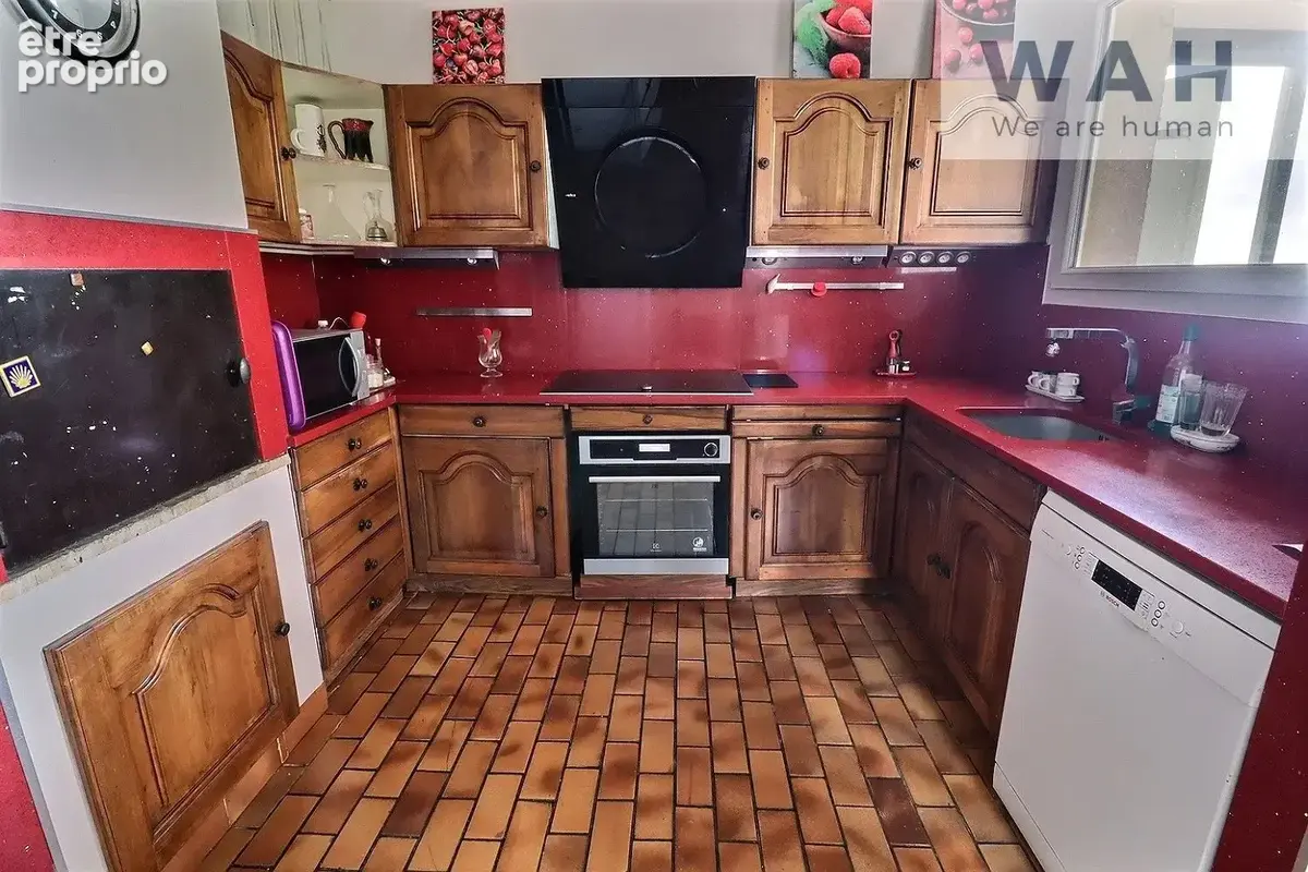 Vente maison de maitre 9 pieces  avec local commercial 34800 - photo 5